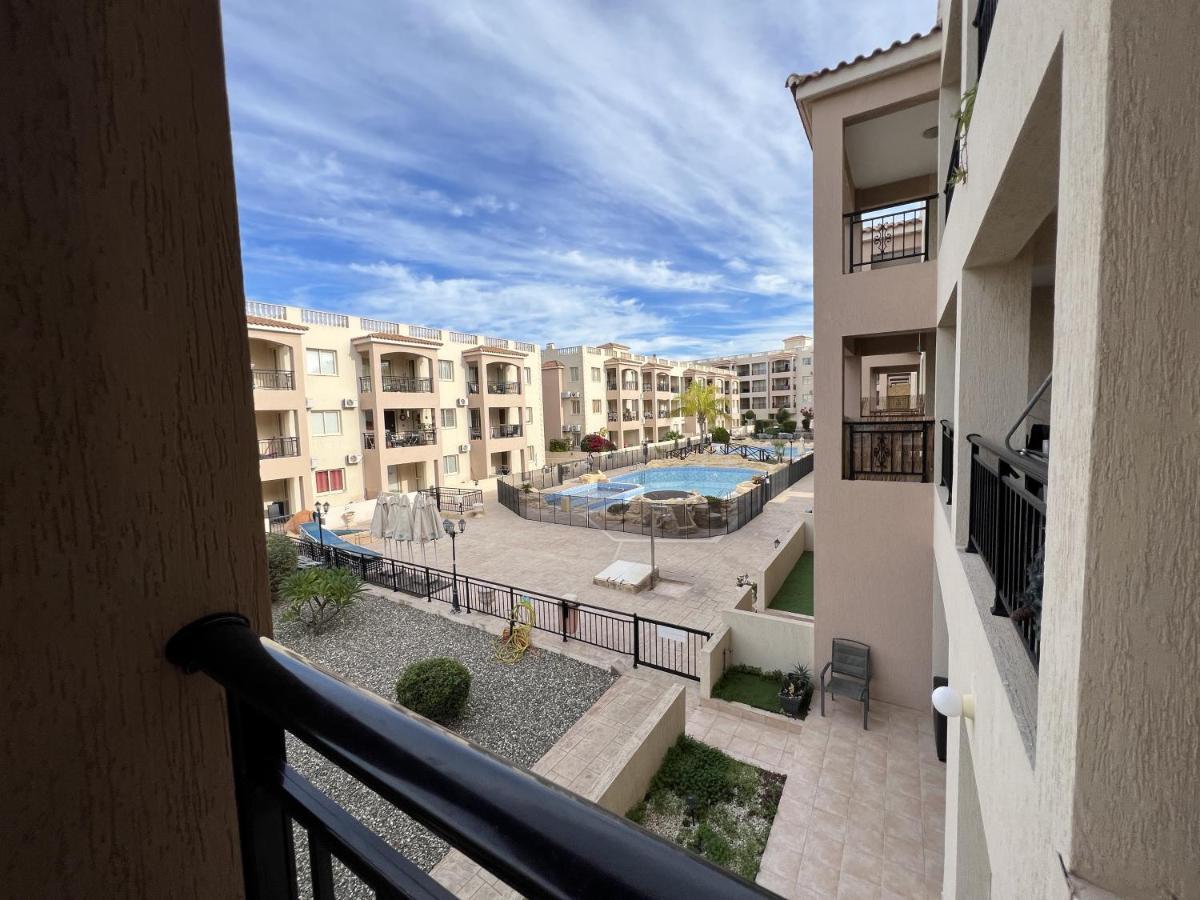 Royal-Seacrest Paphos-Center Vip Apartment Exterior photo