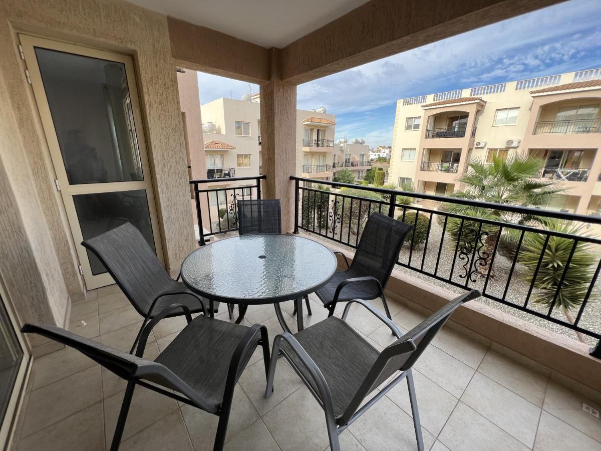Royal-Seacrest Paphos-Center Vip Apartment Exterior photo