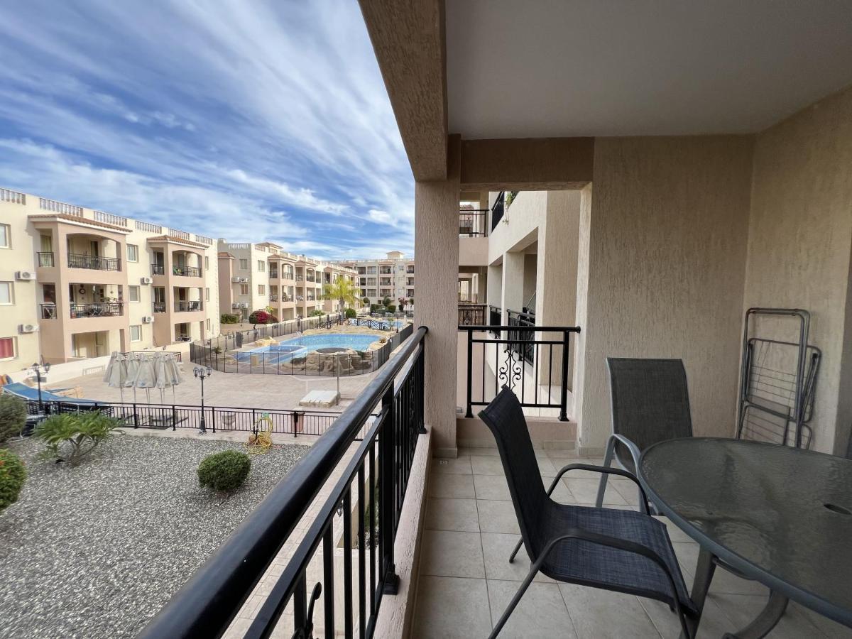 Royal-Seacrest Paphos-Center Vip Apartment Exterior photo