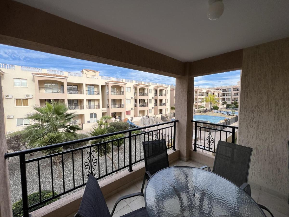 Royal-Seacrest Paphos-Center Vip Apartment Exterior photo