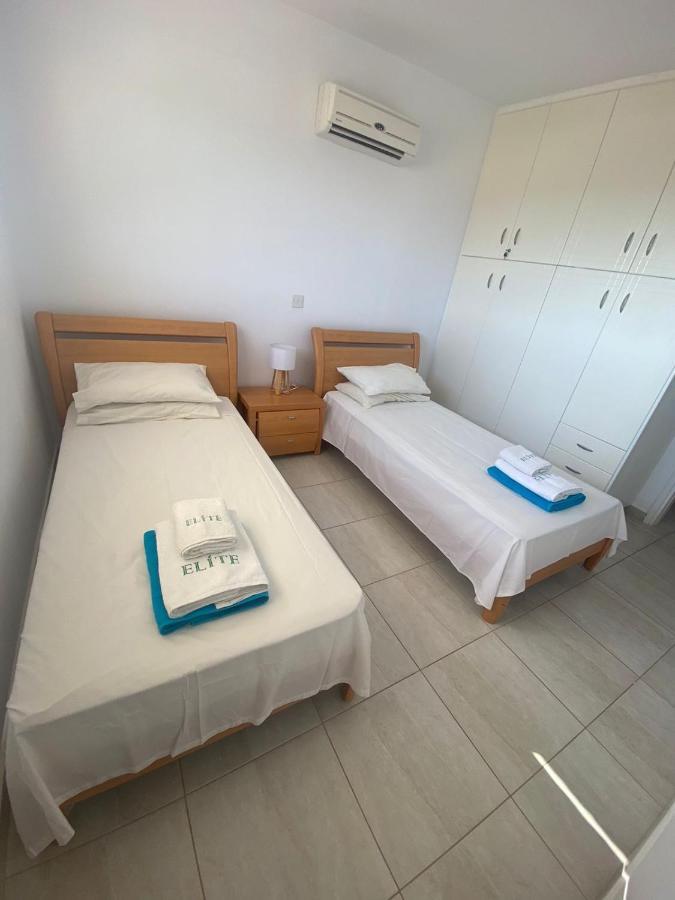 Royal-Seacrest Paphos-Center Vip Apartment Exterior photo